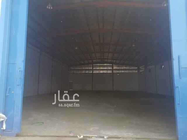 1699050 * مستودع للايجار
- المساحة الاجمالية/ 2500م
- التخزين/ 1700م
- الموقع/ الخمرة - السروات
- عدد الفتحات/ 2 واجهة جنوبية وعدد فتحة واحدة لمدخل السيارات الكبيرة من الواجهة الشرقية
- عدادات الكهرباء / 2
تم عمل صيانة سقف المستودع بالكامل + مجهز بأنظمة الدفاع المدني. - غرف خدمات مجددة عدد (3)
- دورات مياه عدد (2)
- مطبخ عدد (2)
المطلوب (225،000) ريال
