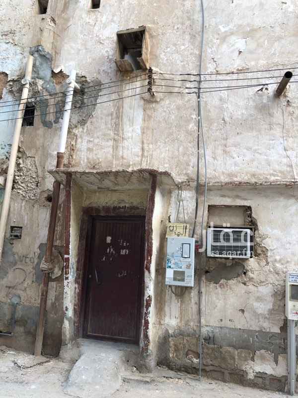 1739285 بيت شعبي حي الشميسي قريب من طريق الملك فهد وطريق المدينة وجميع الخدمات مؤجر 5000 سنوي
السعر قابل للتفاوض