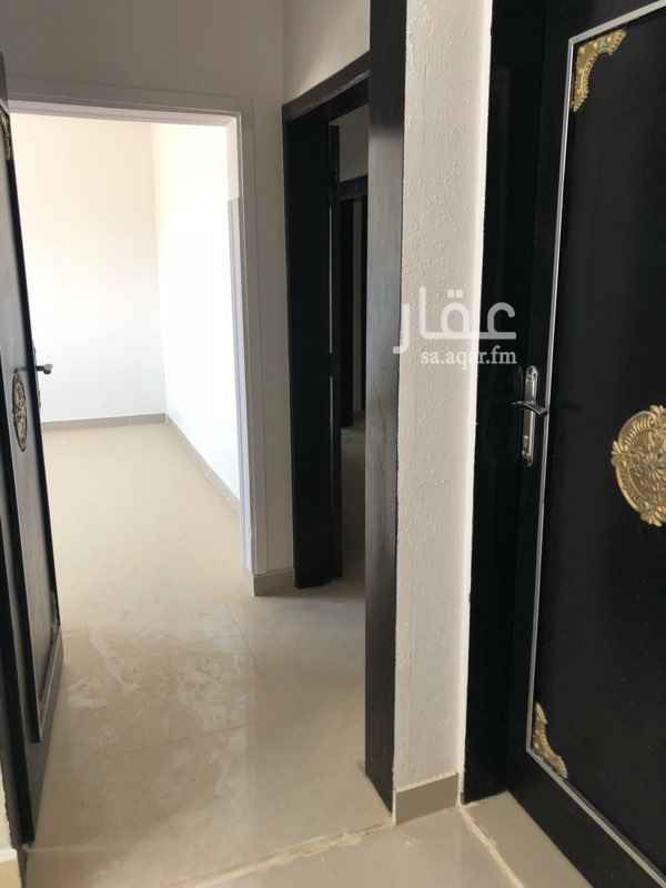 1621330 السلام عليكم يوجد شقة للايجار بالدور الثاني
اولاً الموقع زاوية على شارعين تقدر توقف سيارتك بدون مضايقات من الجيران . ثانياً الشقة ( جديدة ) ويوجد فيها ديكورات جبس واضاءة مخفيه
ثالثاً المواصفات عبارة عن مدخلين + مجلس + مقلط + صالة + مطبخ + غرفتين نوم + دورتين مياة جميعها مساحاتها كبيرة .
رابعاً تم تركيب مقوي للشبكة للجوال والنت
وبالتوفيق للجميع
الموقع حي المعالي ( الجنادرية )