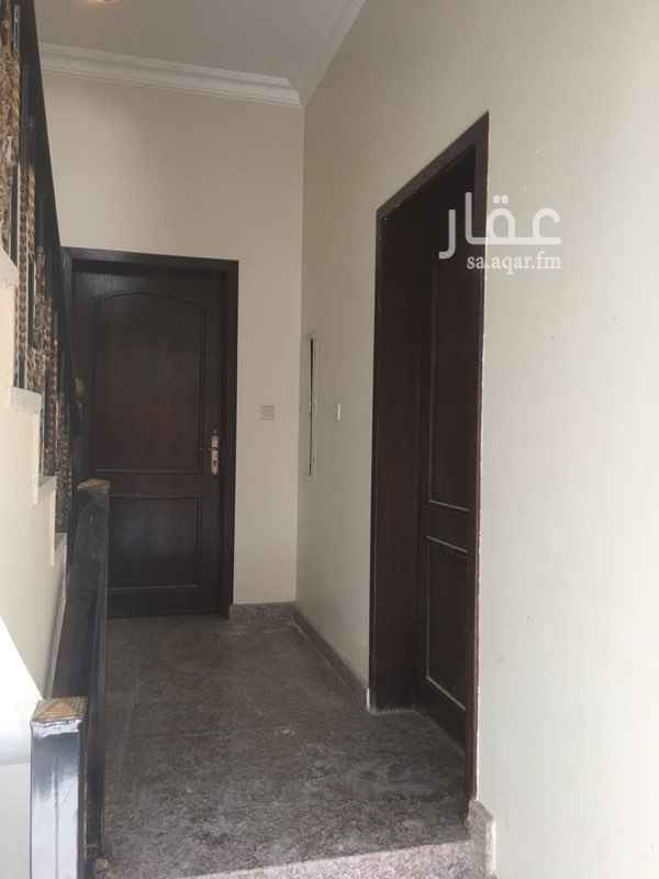 1297274 غاز مركزي ، ستلايت مركزي. تمديدات مكيف سبلت .ماعدا المطبخ مكيف شباك . مدخلين للشقه ،، مطبخ مركب.