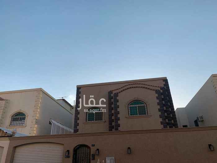 1319503 فيلا للبيع مجددة بحي العقيق الشمالي على شارع ١٥ شرقي ، عمر الفله ١٧ سنه عليها صندوق عقاري ٢١٤٠٠٠ من اراد يتقبل الصندوق يدفع مليون ريال كاش .. وتتكون الفلة من التتالي :
- الدور الأرضي : مجلس رجال ، مقلط ، صالة ، مجلس نساء ، مطبخ كذلك يوجد مخزن بالمطبخ .
بالإضافة إلى غرفة سائق وخيمة خارجية بالحوش .
- الدور الأول : أربع غرف نوم و غرفة دواليب ليصبح مجموع الغرف خمس غرف .
- السطح : غرفة خادمة ودورة مياه أجلكم الله بالإضافة إلى السطح .