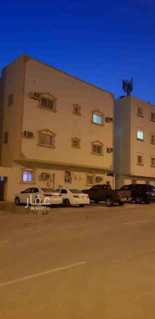 1754830 عمارة سكنية شقق ، مساحتها ٤٠٠ متر شارعها ٣٠ شرقي فيها ٦ شقق كل شقة ٣ غرف وصالة كل دور شقتين ،، الايجارات حسب افادة المالك كانت ب٢٥ الف للشقة والان مهملة تقريباً من ١٨ الف الشقة وفيها .. البيع ٢.٢ مليون صافي قابلة للتفاوض بالشيء المعقول والله الموفق ،،