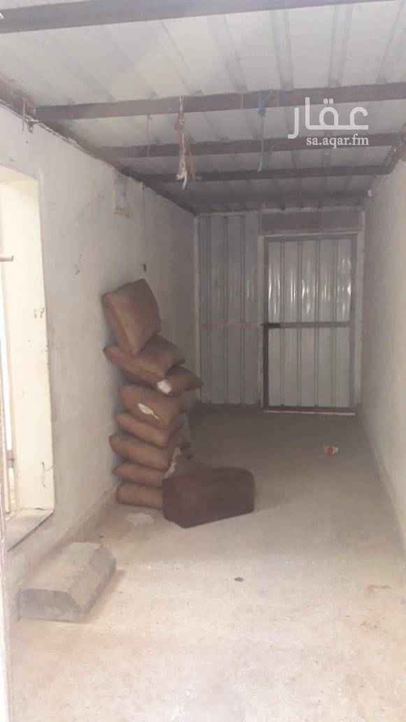 1629700 شقة أرضية بعمارة سكنية غرف وسيعة عداد كهرباء مستقل مطبخ راكب
مجلس وصالة وغرفتين نوم و٢ حمام ومطبخ راكب مع حوش خلفي صغير ( سيب )
الايجار ١٤ ألف ريال دفعتين
الموقع النسيم الغربي شارع عبد الله بن مسعود ٣٠قصمان مقابل محطة ميد
/////////////////////////////////
للاستفسار مجموعة الزومان للعقارات شارع عبد الله بن مسعود ٣٠قصمان مقابل مسجد الذياب ٠٥٥٥٤٦٣٩٣٠