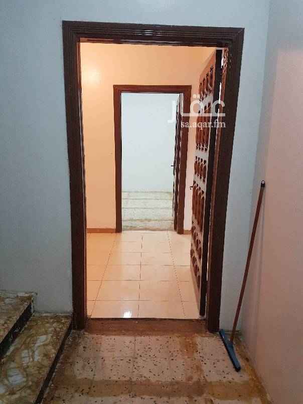 1633625 دور اول نظيف قريب خريص قريب المسجد قريب مدارس شارع وسيع ٢٠ متر
مدخل خاص وسطح خاص وعداد كهرباء مستقل
مجلس ومقلط وصالة وغرفتين نوم و٢ حمام ومطبخ
الايجار ٢٠ ألف ريال دفعتين غير قابل للتفاوض
الموقع النسيم الغربي شارع الأربعين خلف مطعم الرومانسية
////////////////////////
للاستفسار مجموعة الزومان للعقارات شارع عبد الله بن مسعود ٣٠قصمان مقابل مسجد الذياب ٠٥٥٥٤٦٣٩٣٠
