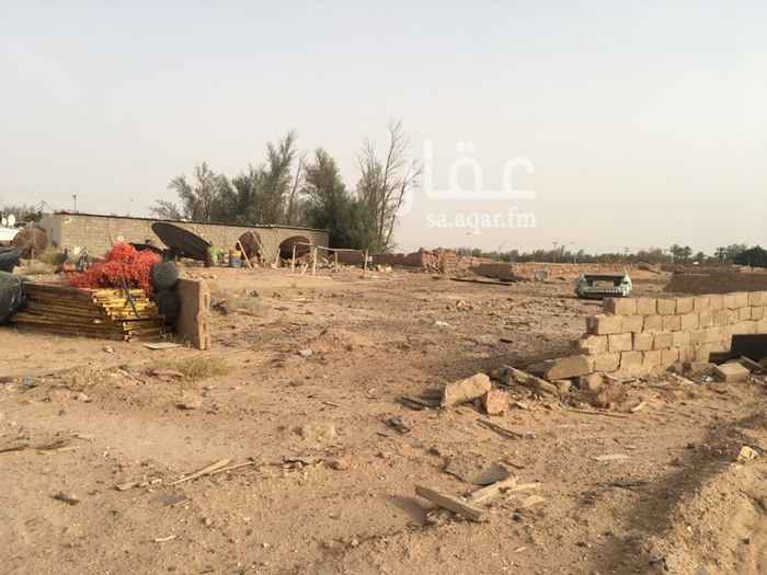 1693109 ارض فضاء مسوره بارتفاع ١متر
ممكن انشائها استراحه اوسكن عمال او مستودع