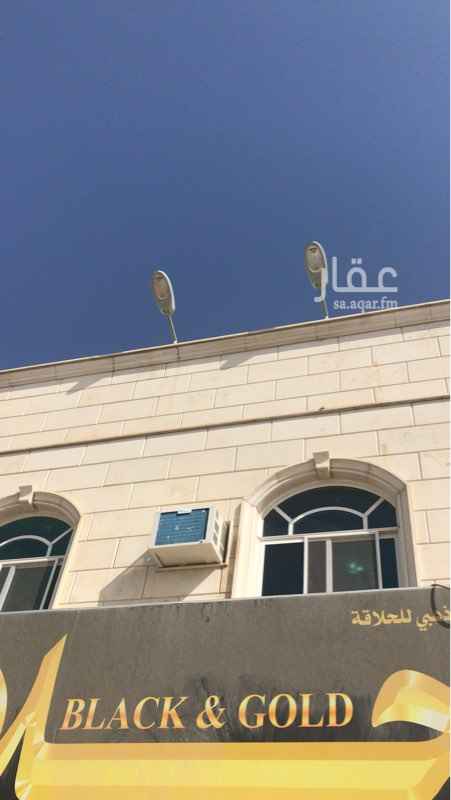 1283622 عدد ١٩ سويت مكون من غرفه وصاله وحمام ومطبخ راكب ويوجد مكيفات شباك جديدة
المكان طريق عثمان بن عفان رضي الله عنه حي المغرزات
العمارة مجدده بالكامل