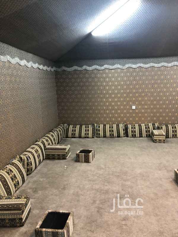 1640737 استراحة عزاب ملحق عمارة عزاب في السطح
بيت شعر مشب 7*6 و مطبخ وحمام
شهري 1400 شامل الكهرباء والماء
6 شهور 7200