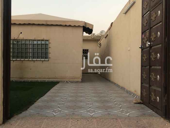 1699652 للإيجار استراحة عزاب
فيها مجلس ٨في٥
وغرفتين ومدخل سيار ه وجلسه ٤في٤ ثيل صناعي