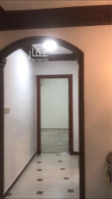 1648350 شقة دور ارضي فيها حوش ومدخل خاص بلاضافه الي مدخل العمارة
مكيفات راكبة مطبخ راكب
الموقع شبيلياء امام مدارس الرواد مكان جميع الخدمات فيه