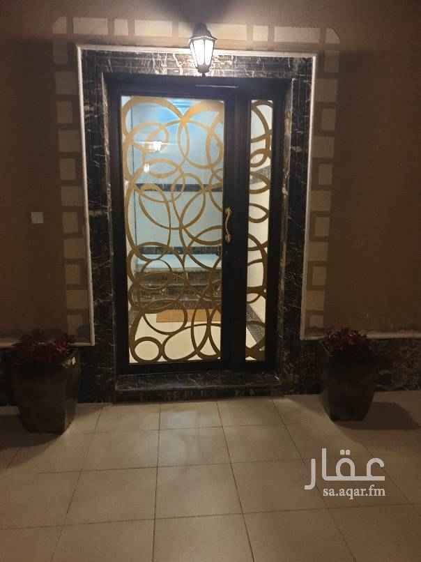 1648737 شقة واسعة الغرف تشطيب فاخر . سقف ديكور والاضاءة سبوت . الارضية مغطاة بالبورسلان .