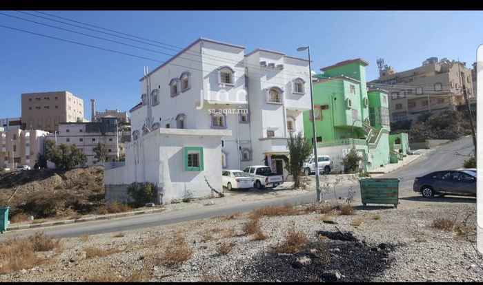 1630873 غرفتين٤×٦
مطبخ مجهز ب دولاب مطبخ
دوره مياه ٣×٢
يوجد غرفة نوم