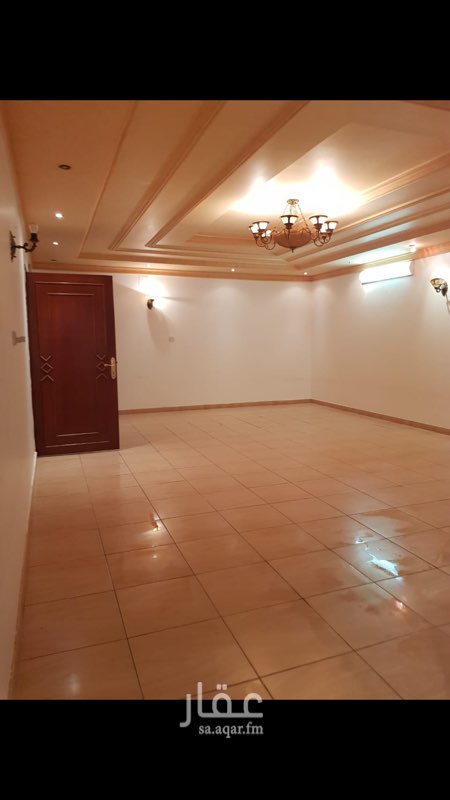 1755734 شقه نظيفة جداً داخل فيلا دور اول مجلس ومقلط وغرفتين ومطبخ ودورتي مياه صالة كبيره جداً
مطبخ راكب الايجار سنوي والدفع شهري
التواصل 0555548677