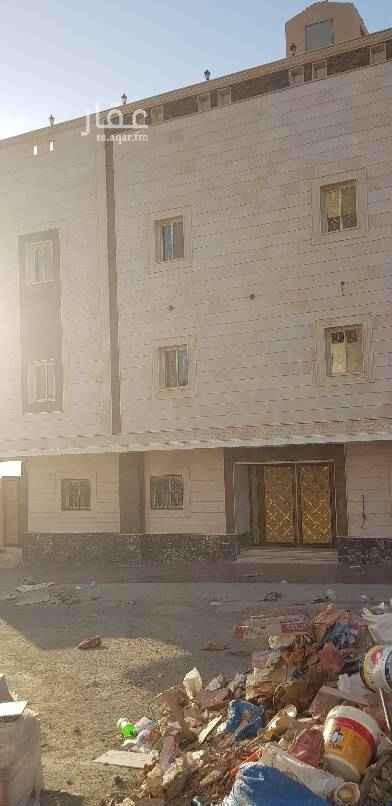 1447883 المواصفات:
- حي البوابة 3 ( الزايدي ) على ربوة ومطلة على جسر قطار الحرمين تبعد عن الحرم المكي الشريف مسافة 15 دقيقة فقط .
3 أدوار وملحق .
عدد ( 7 ) شقق كل دور شقتين وملحق من شقة واحدة
** الدور الأرضي شقتين من 3 غرف وحمامين وصالة ومطبخ
** الدور الأول والثاني شقتين من 4 غرف و3 حمامات وصالة ومطبخ
** الملحق من شقة واحدة 3 غرف و3 حمامات وصالة ومطبخ
- بدروم بمساحة ١٨٠م بمدخل خاص
- مصعد جديد ومعاه عقد صيانة لمدة سنتين
- كل شقة لها عداد كهرباء خاص بالإضافة الى عداد خدمات للمصعد .
- العمارة جديدة لم تسكن