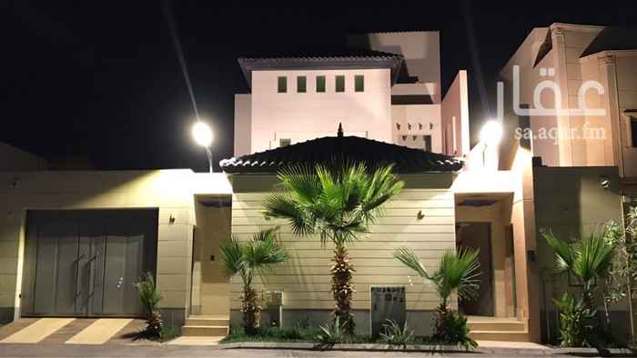 1346646 فله مساحه 540 م اطوالها على الشارع 15 في 36 متر واجهه شرقيه الدور الارضي : مجلس رجال ، صاله ، مقلط ، مجلس نساء ، مطبخ ، ملحق رجال خارجي وملحق نساء خارجي مع دورة المياه ، غرفة سائق الدور العلوي : غرفة نوم رئيسيه مع غرفت ملابس مع دورة مياه +حمام بخار ، اربع اجنحه نوم ، صاله علويه مع قسم تحضير القهوه ، الدور الثالث : مجلس ، غرفة العاب اطفال ، مكتب ، وغرفة خادمه وغرفة غسيل ، البناء