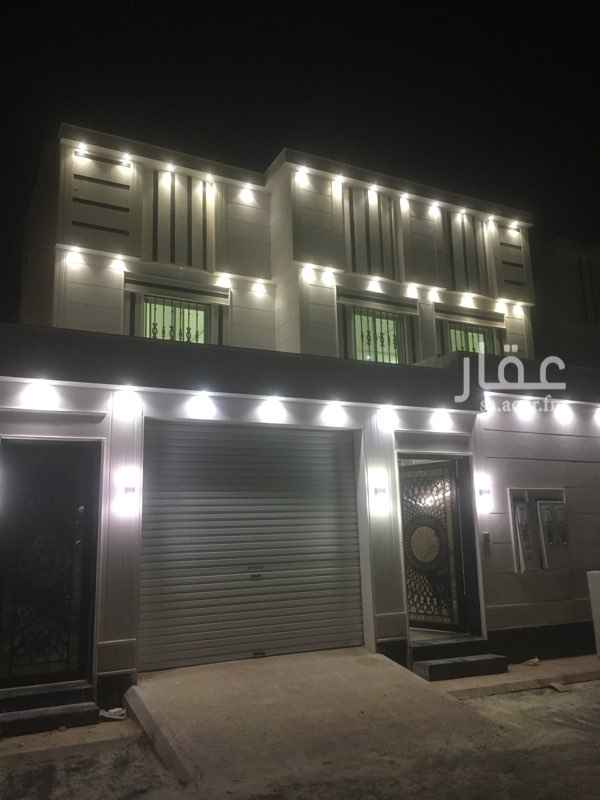 1762495 فيلا درج داخلي تتكون من مشب حوش مدخل سبارة مجلس مقلط مجلس نساء غرفة كبار السن مع حمام مطبخ مستودع اربع غرف علوية مع غرفه الخادمة وسطح شارع 30 شمالي موقع ممتاز