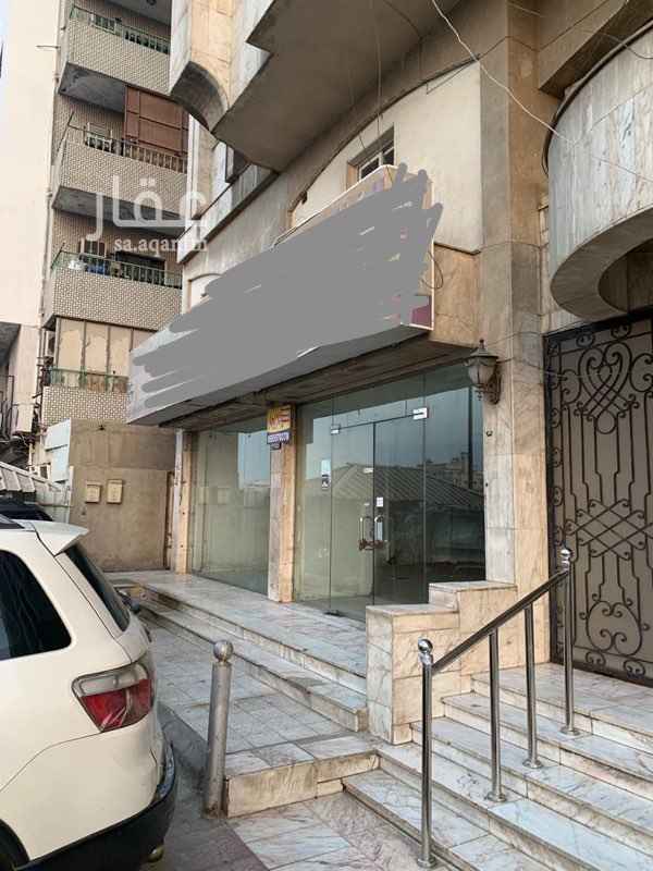 1546031 معرض مكون فتحتين المساحة الاجمالية١٠٠م تقريبا