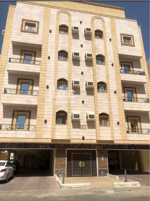 1756461 شقة من ٥غرف وصالة و٣حمامات ومطبخ نظيفة
