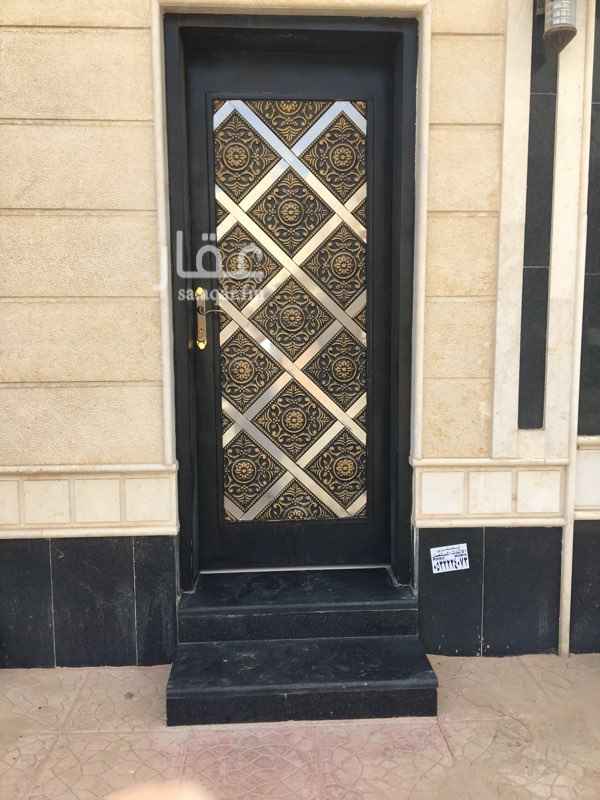 1701535 غرفة سواق جديده الايجار ٦٠٠ ريال شهري لايوجد رسوم على الماء والكهرباء للتواصل 0506654258
ملاحظه عدم اسكان اشخاص غيره