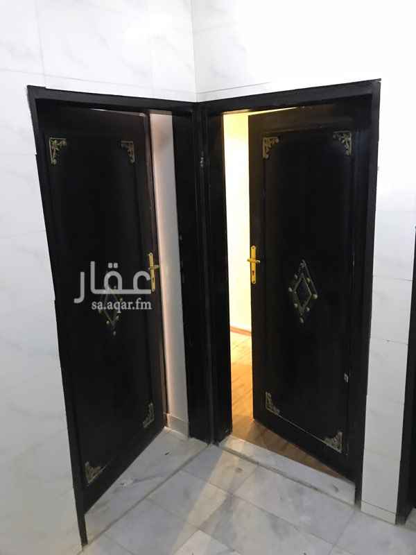 1553968 شقة عوائل للايجار بفيلا
الدور الاول
مدخلين
مجلس رجال
صالة
مطبخ راكب
غرفتين نوم
حمامين
باركية بالشقة
مكيفات 4 شباك
الموقع مخرج 33 قريب من الكيف الذهبي
شارع نجران بجوار مسجد ابن تيمية( جامع)