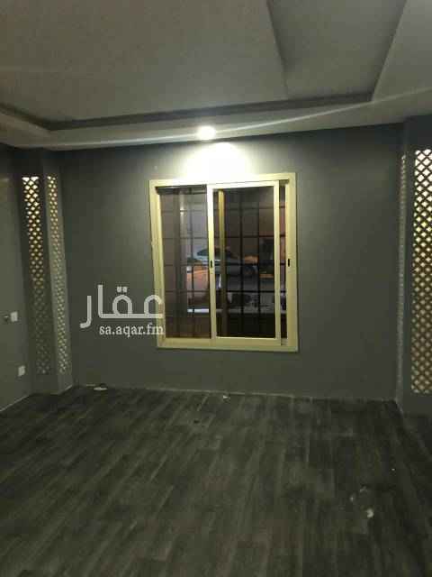 1351177 الكهرباء والماء على المالك