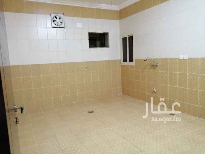 1568813 🌟فـــرصــــة ذهبـــيــة🌟
شقة مجددة ونظيفة جدًا بالدور الأرضي، مكونة من ٤ غرف ( أحدها مجلس كبير ) و ٣ حمامات وصالة ومطبخ، العمارة هادئة وموقعها مميز تقع أمام مسجد ويوجد موقف لكل مستأجر.
الايجار السنوي ٢٠ ألف، ويفضل أن يكون أن يكون المستأجر من كبار السن أو المتزوجين حديثًا.