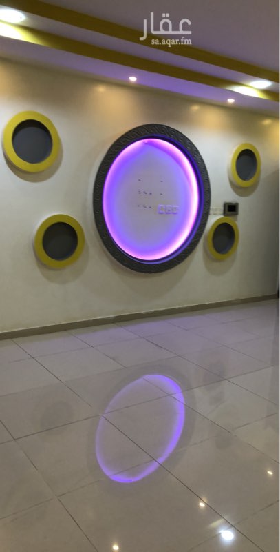 1747035 * الموقع :- جدة- حي الفضيلة طريق الليث جنوب جدة على شارعين 20 أمام مسجد الرسالة و خلف من سوبرماركت خيراتي وصيدلية غاية ريتال ومطاعم .
** المواصفات:
* الشقة فاخرة مكونة من 4 غرف كبير +صالةكبير +2دورات مياه + مطبخ امريكي في الدور الأرضي ويوجد جيبسيات وعداد مستقل وخزان مياه مشترك.

