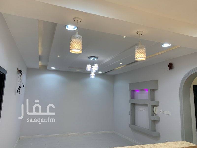 1590568 غرفة وصالة وسطح ومطبح وحمامين مدخلين
