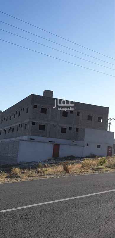1285843 عمارة عظم ثلاثة ادوار ٣ واجهات شمالية وغربية وجنوبية على طريق المعتق وبالقرب من قاعة الثرياء للاحتفالات
الدور الارضي مليس ومؤسس للكهربا والسباكة ويتكون من شقتين كل شقة ٤ غرف ودورتين مياة وصالة ومطبخ بمداخل مستقلة وحوش مستقل
الدور الاول والثاني تتكون من شقتين في كل دور وكل شقة مدخلين مستقلة و ٧ غرف و٣ دورات مياة ومطبخ
مساحة البناء ٦٠٠م٢
مساحة الارض ٨٠٠م٢
٣ خزانات مياة كل خزان ١٥م ✖️ ٣ م
عدد غرفتين كبيرة خارجية ومستقلة للحارس والسائق
مؤسس لعدد ١ مصعد
انا معلن فقط يرجى التواصل مع المالك ٠٥٠٥٧٥٤١١٤