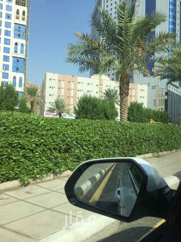 1237305 برجين علي الشارع العام مطله علي مسجد الشيخ بن باز الموقع ممتاز لانشاء فندق اوسوق تجاري
العقد استثمار لمده 20 سنه +5سنوات بناء والسعر 8مليون لكل سنه مع امكانيه اصدار تصريح بناء 25دور في حال الاتفاق
والله ولي التوفيق