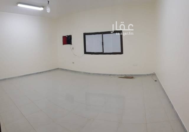 1757328 شقة ٣ غرف ١ صاله ٢ حمام ١ مطبخ .. الدور الأول شارع صقر قريش بجوار مركز رفعت للتسوق على الشارع العام .. الدفعات كل ٦ أشهر الأجرة ٢٠٠٠٠ريال