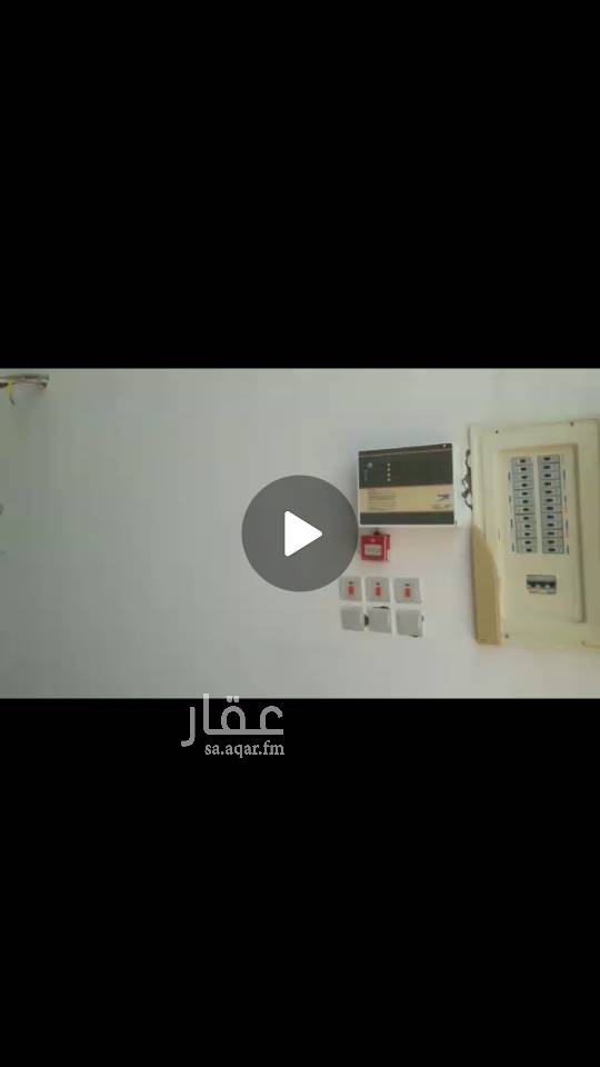 1579164 4 معارض في مخطط باقدو على شارع الامير مقرن لصيق النادي النسائي فرست فتنس - تقاطع شارعين اربعين.
كل معرض مساحته 150 متر مربع:
1. بدروم (خدمات) 60 متر
2.ارضي (تجاري) 60 متر
2.مسروق (تجاري) 30 متر
يعني الرخصه للفتحة 90 متر وتستفيد 60 متر بدروم خدمات. البدروم يحتوي على دورة مياه اكرمكم الله.
ميزات المعارض:
جميع طلبات الدفاع المدني منفذه ومستلمه من الدفاع المدني
التكييف مؤسسة يعني ركب الوحدة الخارجية و الداخلية فقط.
يمكن فتح المعارض على بعض. سكن عمال. ارتداد ٤ متر يمكن الاستفادة منه.