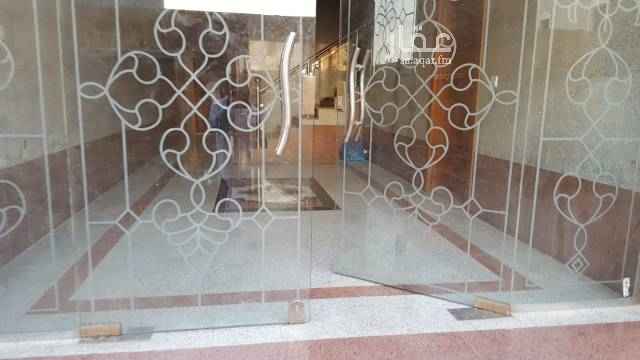 1705996 شقه ثلاث غرف و صاله و ٢ حمام شمال ابحر (حى الزمرد) طريق الملك سعود
الدور الثانى يوجد مصعد الايجار ب ١٧ ألف فى السنه