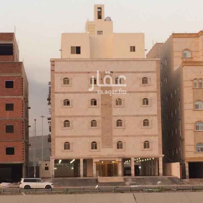 1459471 4 غرف حمامين وصالة ومطبخ وخزان سفلي وخزان علوي مستقل مواقف الموقع في الواحه حي الامير فواز قريبه من الخط الحرمين السريع موقع استرتيجي يوجد به جميع الخدمات ماء كهرباء وصرف صحي وامام ممشي مؤجره بمبلغ 1750 رس شهرياً