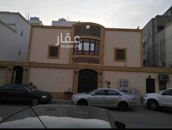 1570796 عباره عن ثلاث وحدات
الدور الاول شقه مكونه من 5 غرف 4 حمامات وغرفه غسيل وصاله 5*9 ومطبخ
الدور الثاني 6 غرف وصاله ٥*٩ 4 حمامات عرفه غسيل ومطبخ
الدور الثالث غرفه وصاله 5*7 ومطبخ وغرفه غسيل وحمامين
يوجد مكان المصعد