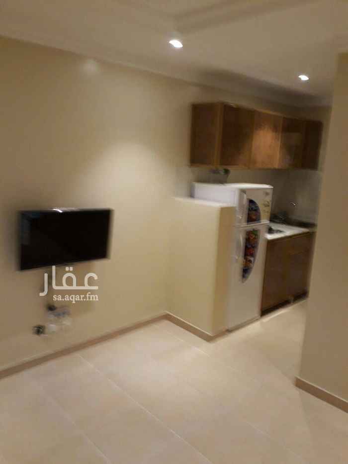 1436352 غرفة نوم وصالة شامل كهرباء وماء عوائل
وحارس على مدار الساعة