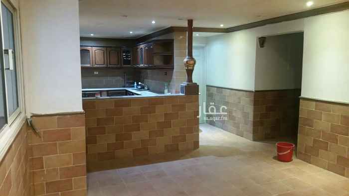 1643634 امام حديقه
يوجد جراج يتسع لسيارتين
ينفع لشركه صغيره
حوش مستقل
خلف محطة خدمات
قريب من ثلاث شوارع رئيسيه