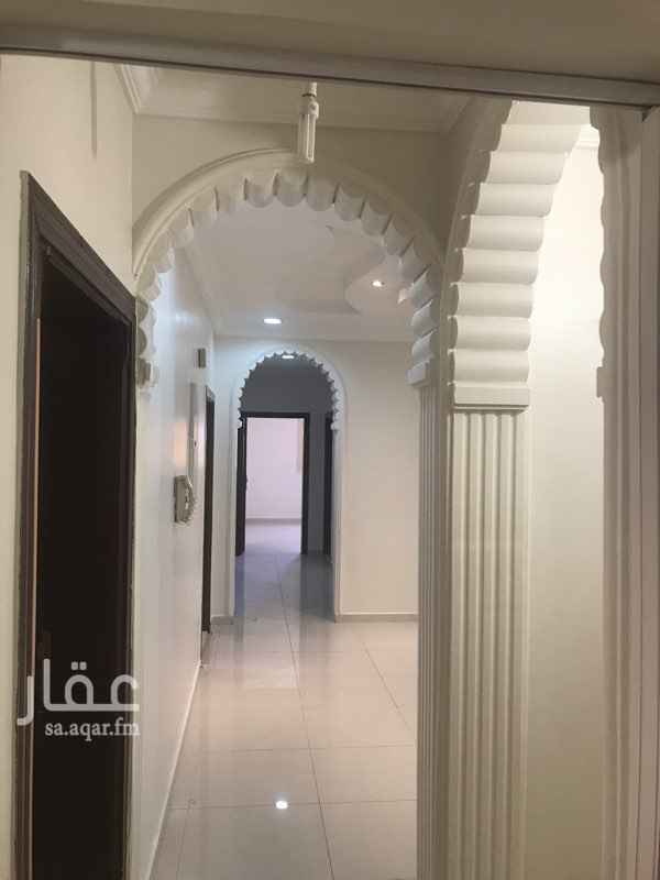 1612492 اربعة غرف + غرفة خامسة خاصة بالغسيل
صالة كبيرة مغلقة تصلح غرفة معيشة
مساحات الغرف كبيرة ومطبخ كبير
مدخلين للشقة الواحدة
جبس وتشطيب فاخر
موقف خاص لكل شقة
ميزة بالعمارة ثلاث شقق فقط وكل شقة في دور واحد
للعلم توجد في العمارة غرفة للسائق بسعر اضافي
مميزات الشقة
تبعد الشقة عن المنتزة البحري الجديد لأبحر الشمالية 8 كيلو فقط تبعد الشقة عشر دقايق من مستشفى مدينة الملك عبدالله الطبية
قريبة من مستشفى حكومي كبير للنساء والولادة والاطفال
قريبة من المسجد
عشر دقايق عن مجمع مدارس حكومي
بجوارها بقالة ومطعم و