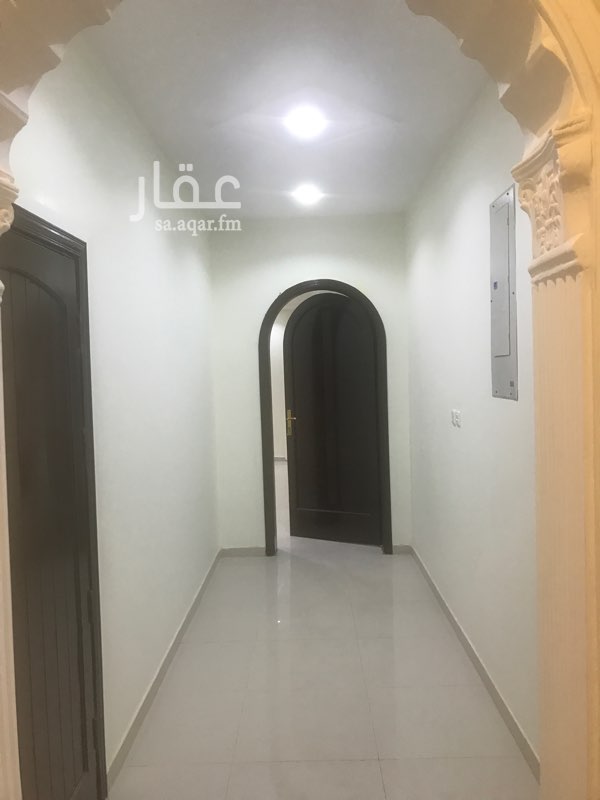 1750822 شقه ثلاث غرف
ثلاثه حمامات
عداد. كهرباء مستقل
مجلس مع دورة مياه
غرفه نوم مع دورة مياه
صاله كبيره
مطبخ كبير
غرفه غسيل
العماره على شارعين
الاجار 15 الف على ثلاث دفعات
او شهري 1400