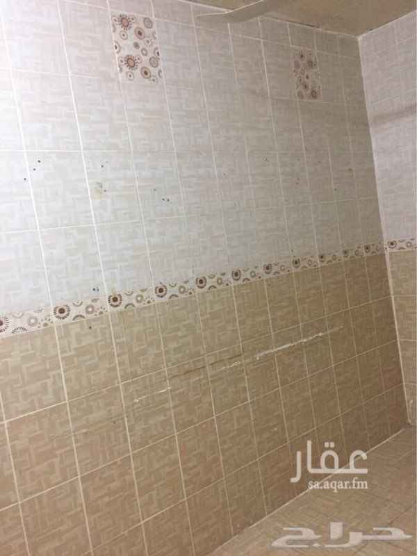 1500140 بيت للبيع شعبي بحي قويزه
البيت مكون من ثلاث غرف ومطبخ و2 دورات مياه
2 مدخل للبيت
العين الماء واصله للبيت بخزان مستقل
وكهرباء مستقل
مساحة البيت تقريباً 120 م
يواجد مواقف للبيت
اتمنى لايتصل الا الصامل 0561166691