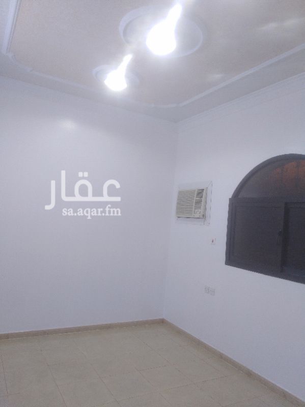 1293393 للإيجار بحي الحمراء
شقه نظيفه جدا -- مجدده بالكامل
مكيفات راكبه -- مطبخ جديد مفصل تفصيل كامل -- كل الخدمات متوفره
مجلس مقلط صاله غرفتين نوم
مطبخ ٢ حمام