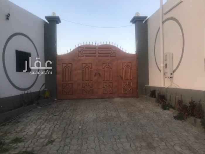1284805 غرفتين ودورتين مياه ومطبخ وغرفه خارجيه بدورة مياه
وملعب طايره ومشب