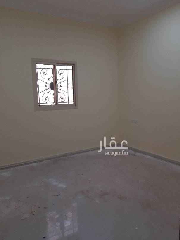 1474322 للايجار دور ارضي حي العقيق مكون من غرفة سائق مع دورة مياه و كراج سياره و ومجلس و مجلط و صاله و ٣ غرف نوم و ٣ دورات مياه
الايجار ٦٥
