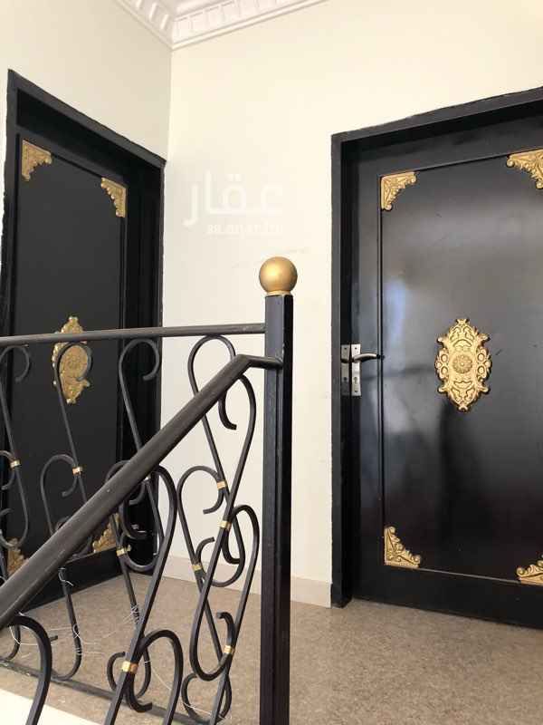 1643124 شقة في الدور الثالث ( بدون سطح )
مدخلين منفصله
بالامكان عزل جناح خاص ( غرفة+ دورة مياه )
صالة + غرفتين نوم
يفضل الاتصال قبل القدوم على 0555714767 او 0505109386