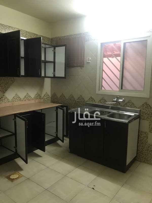 1729842 غرفتين وصالة ومطبخ راكب ودورة مياة عداد موية مشترك وعداد كهرب مشترك هي الدور الثالث