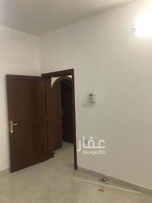 1635128 شقة مجدده بالكامل مكونه من اربع غرف وصالة و دورتين مياه و مطبخ
تقع على الشارع التجاري بالقرب من جميع الخدمات و المطاعم و الصيدليات
الايجار يشمل الماء
٢٠ الف دفعات كل سنة او ستة
او
٢٢ الف ٤ دفعات
او
٢٤ الف ايجار شهري
التواصل واتس اب فقط
عداد كهرباء مساقل