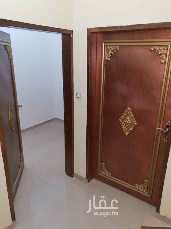 1291671 شقه نظيفه مدخل مشترك مع شقه اخرى السعر قابل للتفاوض الشقه مدخلين