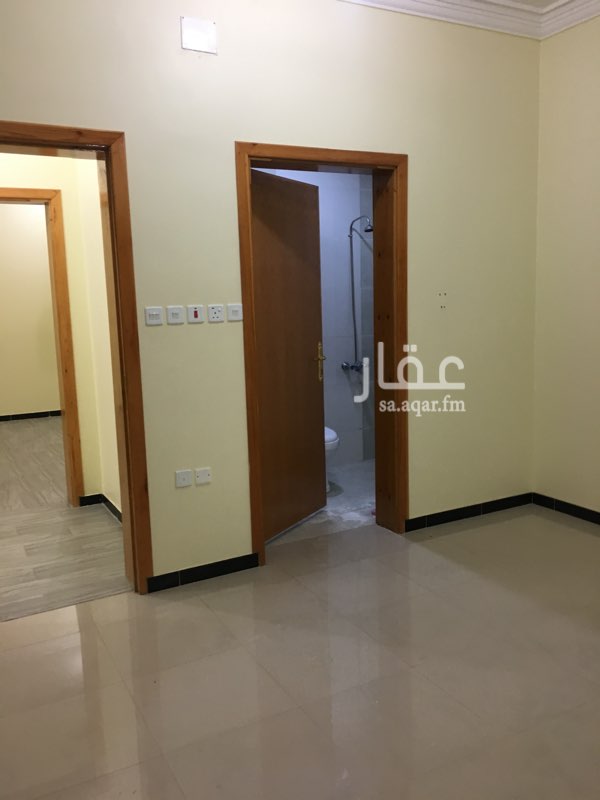 1705753 مجلس
مقلط
صاله
غرفة نوم خاص
غرفة اطفال
مجلس حريم
مطبخ
مستودع
ثلاث دورات مياه
ثلاثه مكيفات