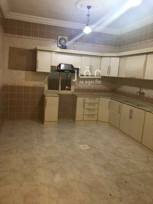 1288470 شقه ثلاث غرف بمدخلين مجدده ونظيفه جداً بالصفا على نفس شارع ام القرى بجوار مركز ومخابز الاندلس ،
يوجد مواقف سيارات تحت العماره ،
عداد كهرباء مستقل والماء مستمر دون انقطاع ،