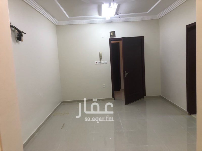 1763659 شقه اربع غرف وصاله ومطبخ جديده ، مدخلين ، يوجد مصعد ، كل شقتين بخزان ارضي مستقل ، الحي هادي ، وقريب من جميع الخدمات ، مسجد قريب من العماره مشي
يقبل الدفع ربعي او شهري او نصف سنوي