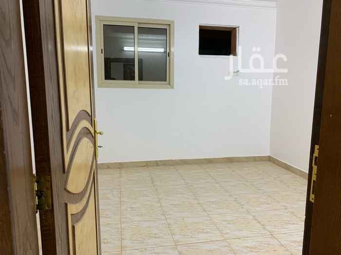 1553297 بجوار المسجد و الصاله جانبيه
يوجد دولاب مطبخ راكب